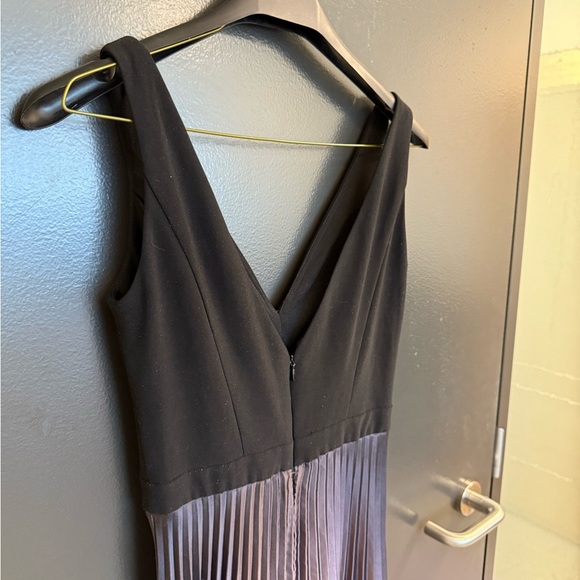 Betsy & Adam size 4 GUC Red Pleated V-Neck Maxi Dress- seee full description - Picture 6 of 16